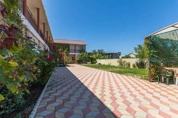 Фото номера Номер &quot;Стандарт&quot; Гостиница Guest house Lyubov г. Голубицкая 13