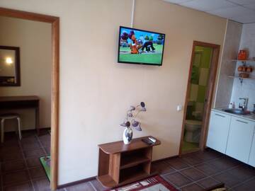 Фото номера Семейный номер с кухней и террасой Гостиница Guest House Leto г. Голубицкая 3