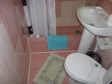 Фото номера Стандартный трехместный номер Гостиница Guest House Leto г. Голубицкая 5